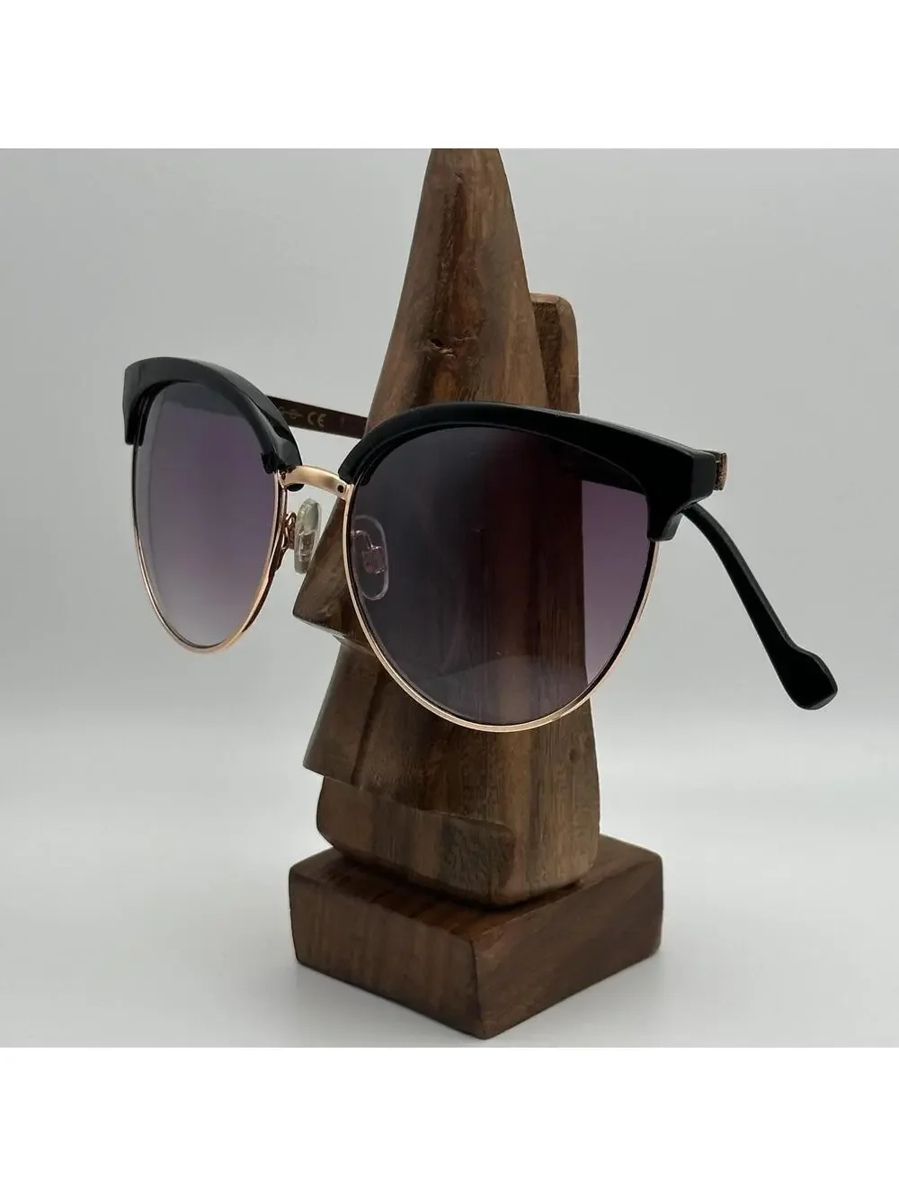 Jessica Simpson Cat Eye Sunglasses Black and Gold with Gradient Lenses